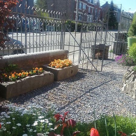 B&B Au Jardin Fleuri Marche-en-Famenne Extérieur photo