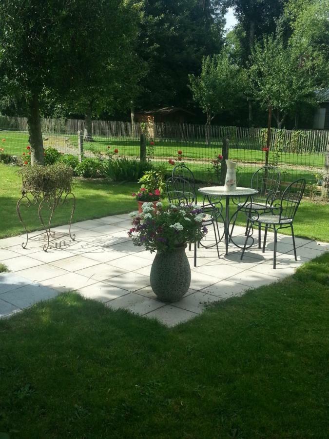 B&B Au Jardin Fleuri Marche-en-Famenne Extérieur photo